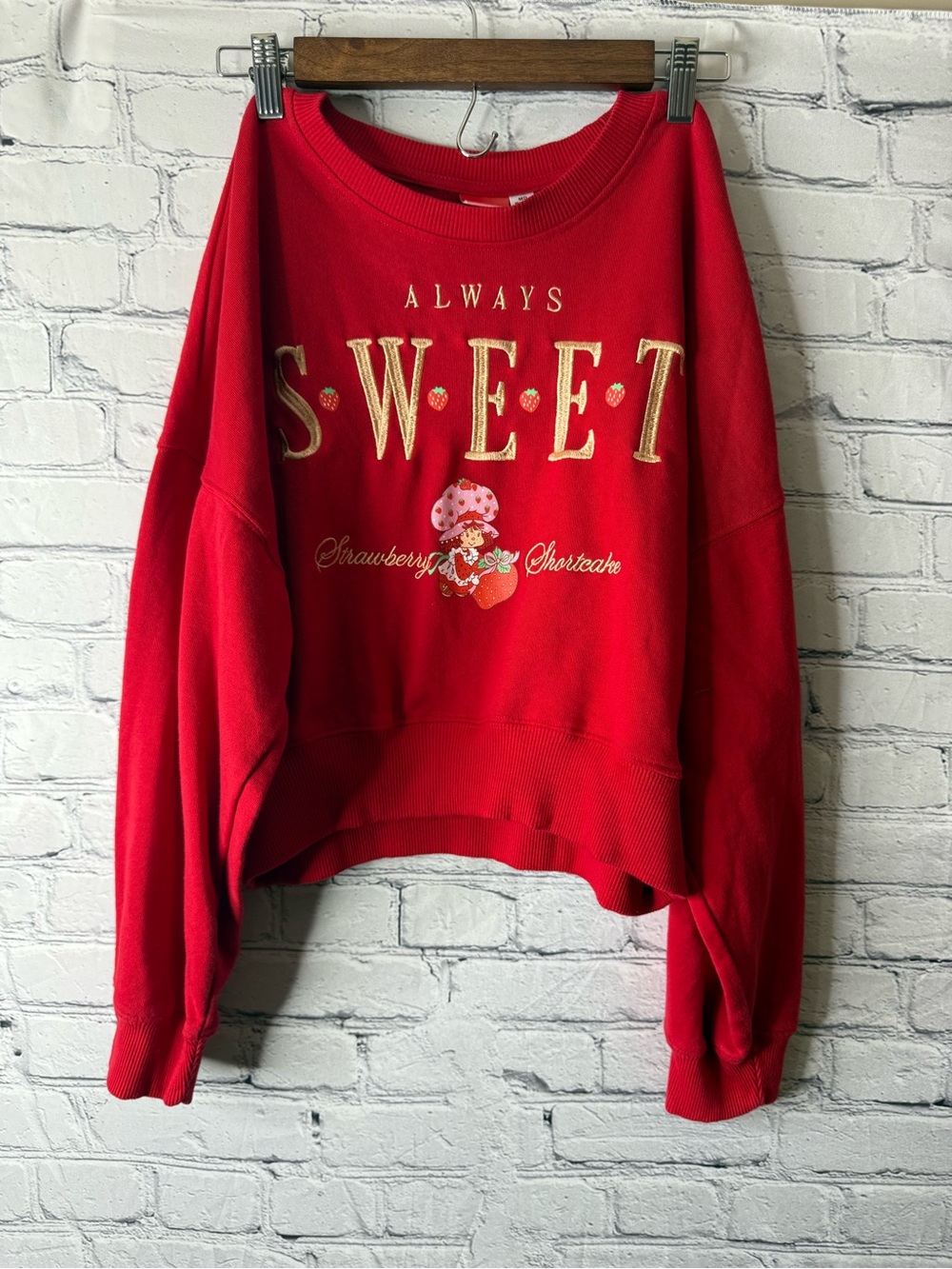 Strawberry shortcake Always Sweet Red Graphic Sweatshirt size medium
